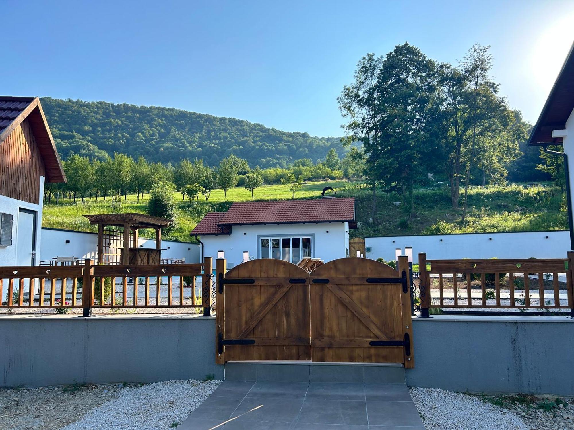 Romantic Lodge Баня-Лука Экстерьер фото